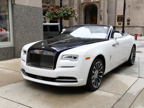 Used 2020 Rolls-Royce Dawn image 2