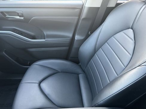 Certified 2021 Toyota Highlander XLE image 27