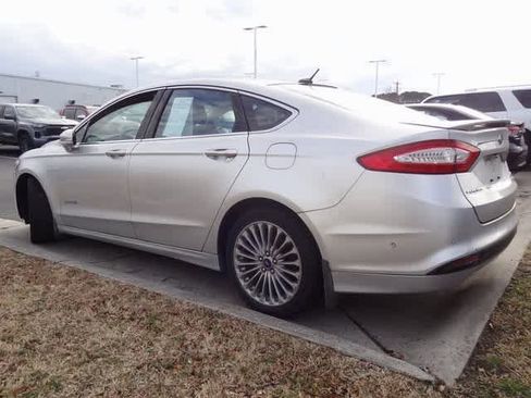 Used 2013 Ford Fusion Titanium w/ Titanium Driver Assist Pkg image 9