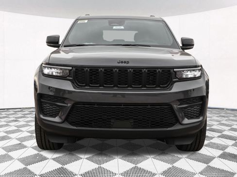 New 2025 Jeep Grand Cherokee Altitude image 15