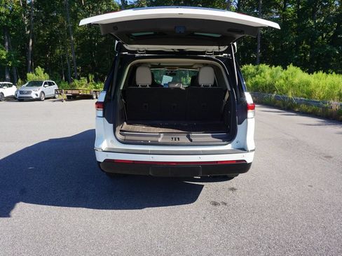 Used 2022 Lincoln Navigator Reserve AWD/4WD image 18