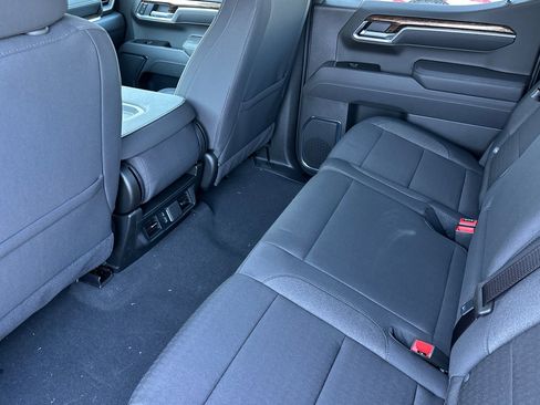 New 2025 GMC Sierra 1500 Elevation image 11