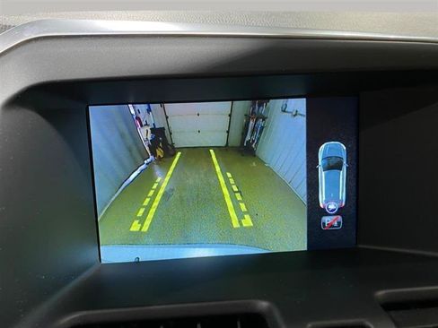 Used 2016 Volvo XC60 T6 AWD/4WD image 11