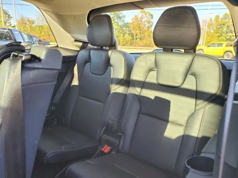 Used 2023 Volvo XC90 B6 Ultimate w/ Lounge Package image 18