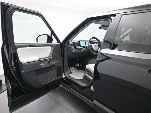 Used 2023 Rivian R1T Adventure AWD/4WD image 8