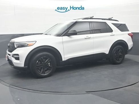 Used 2021 Ford Explorer XLT w/ Equipment Group 202A AWD/4WD image 4