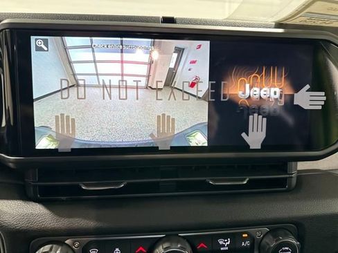 New 2025 Jeep Gladiator Willys image 17