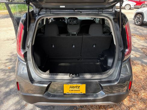 Used 2025 Kia Soul LX w/ LX Technology Package FWD image 28