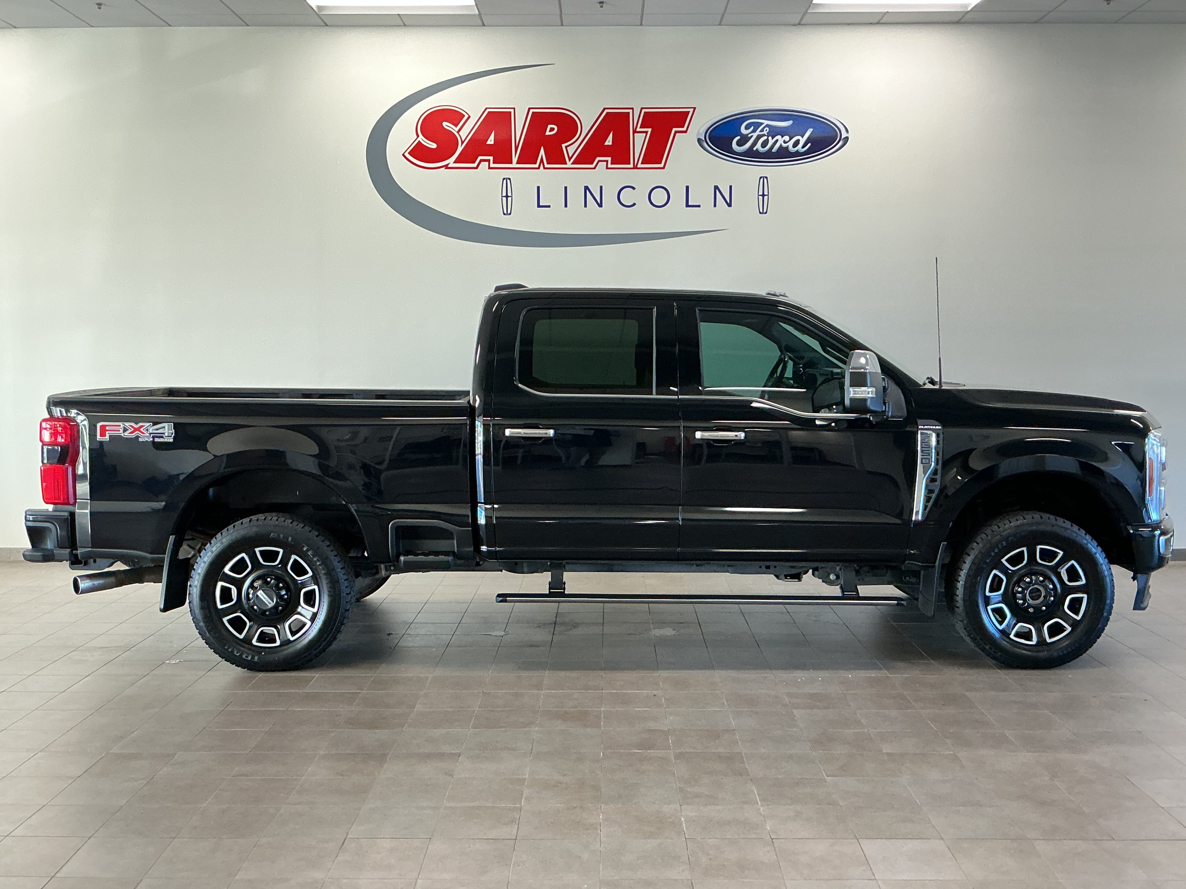 Used 2024 Ford F350 Platinum w/ FX4 Off-Road Package AWD/4WD image 1