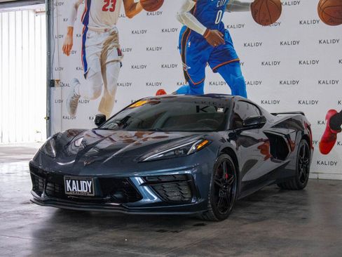 Used 2020 Chevrolet Corvette Stingray Preferred Cpe w/ 2LT Preferred Equipment Group RWD image 19