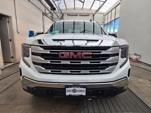 Used 2024 GMC Sierra 1500 SLE w/ Preferred Package image 8
