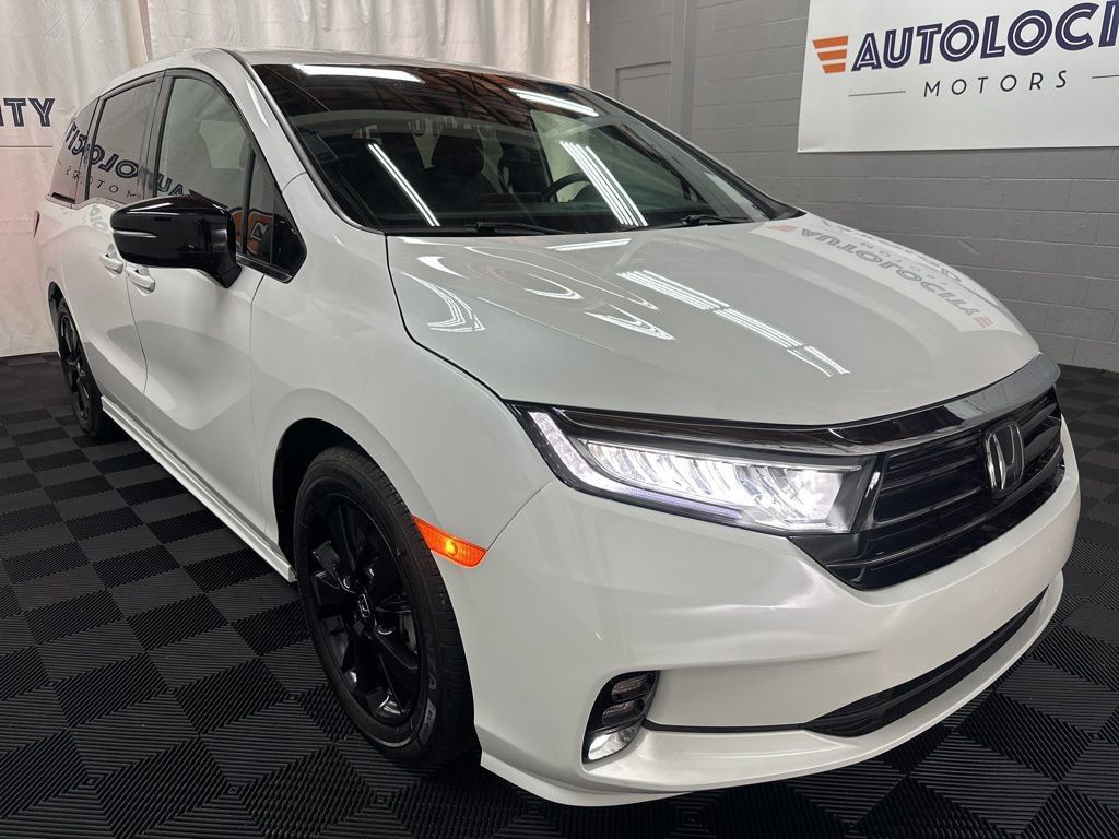 Used 2024 Honda Odyssey Sport image 4