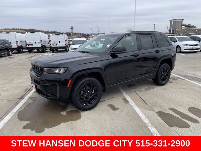 New 2026 Jeep Grand Cherokee Altitude AWD/4WD image 1