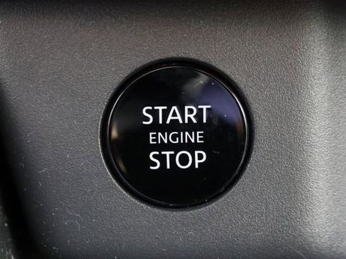 Used 2025 Nissan Rogue SL w/ SL Premium Package image 17