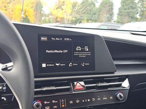 New 2026 Kia Niro LX image 13