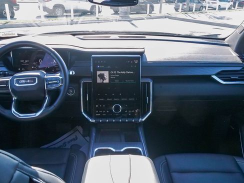 Used 2024 GMC Acadia Elevation image 11