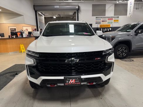 Used 2023 Chevrolet Suburban Z71 w/ Luxury Package image 2