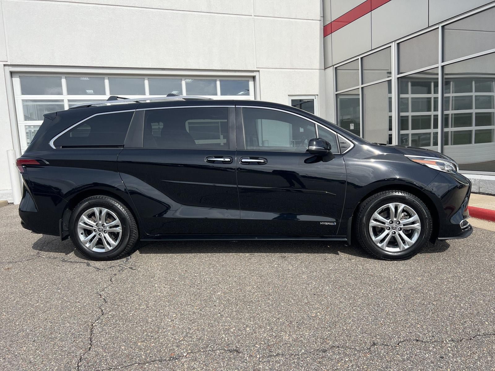 Used 2021 Toyota Sienna Platinum w/ Protection Package (TMS) AWD/4WD image 14