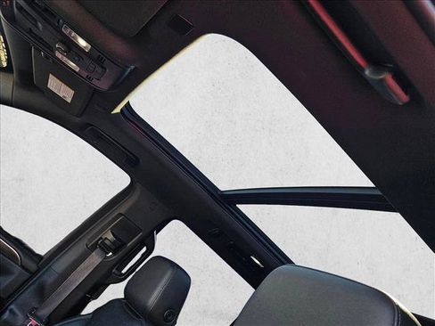 Used 2021 Chevrolet Tahoe Z71 image 14