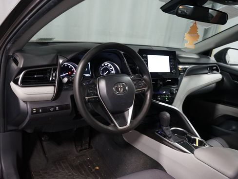 Used 2023 Toyota Camry LE image 7