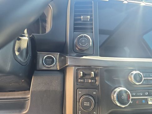 Used 2024 Ford F250 Lariat w/ Lariat Ultimate Package AWD/4WD image 18
