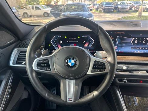 Used 2025 BMW X6 xDrive40i w/ Climate Comfort Package image 26