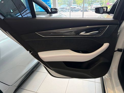 Used 2024 Cadillac CT5 V Blackwing w/ Driver Assist Package RWD image 30
