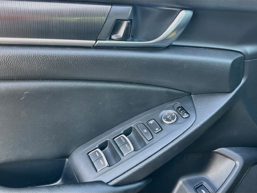Used 2020 Honda Accord Sport image 17