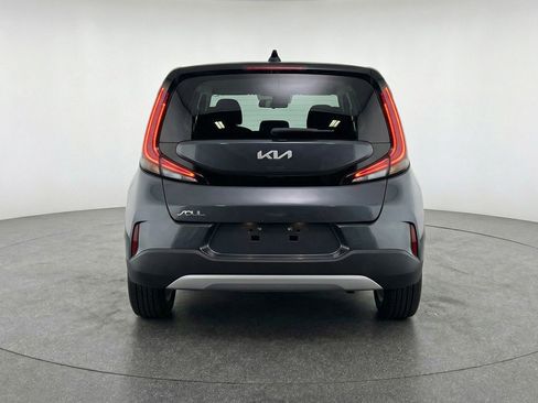 Used 2025 Kia Soul LX w/ LX Technology Package FWD image 7