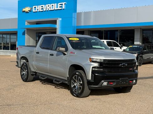 Used 2019 Chevrolet Silverado 1500 LT Trail Boss image 2