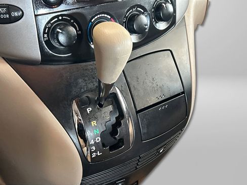 Used 2010 Toyota Sienna CE image 29