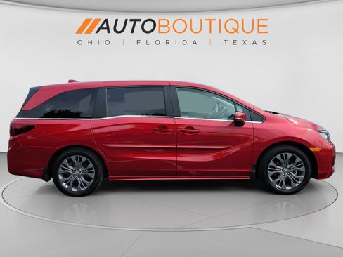 Used 2025 Honda Odyssey Touring image 6