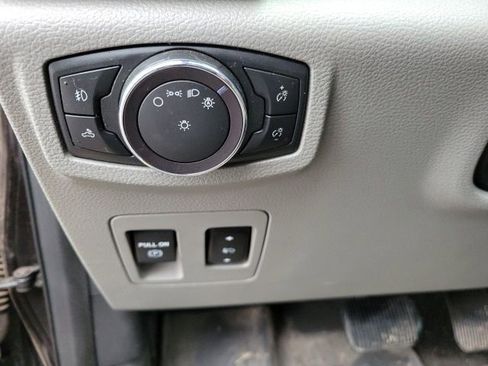 Used 2019 Ford F150 XLT w/ Equipment Group 302A Luxury AWD/4WD image 11
