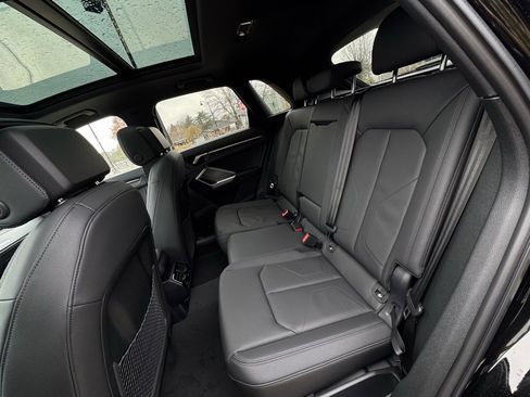 New 2025 Audi Q3 2.0T Premium image 31