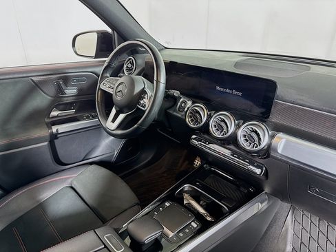 Used 2023 Mercedes-Benz GLB 250 4MATIC image 30