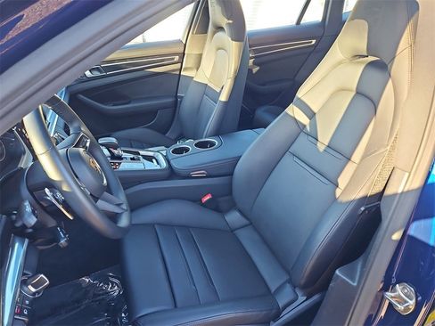 Certified 2023 Porsche Panamera 4 Platinum Edition image 4
