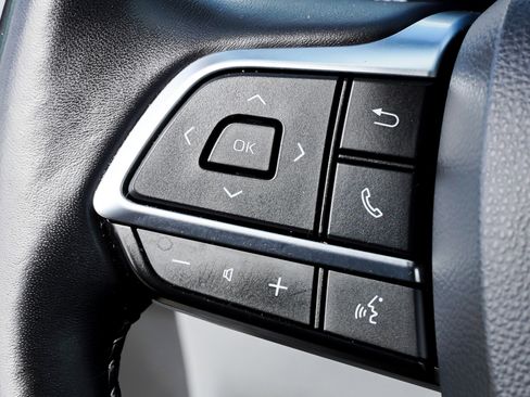 Used 2021 Toyota Highlander LE AWD/4WD image 33