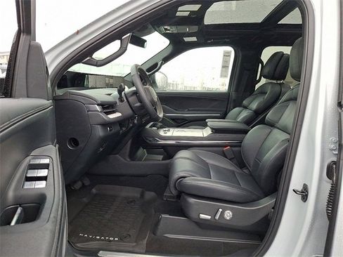 New 2025 Lincoln Navigator L Reserve w/ Jet Appearance Package image 6