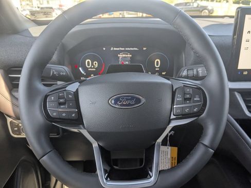New 2026 Ford Explorer Platinum w/ LUX Leather Package AWD/4WD image 19