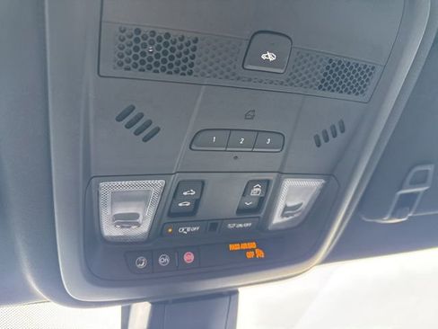 Certified 2025 Cadillac XT6 Premium Luxury image 21