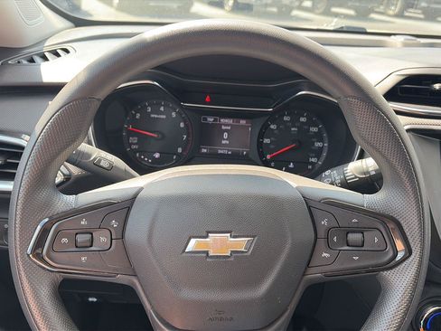 Used 2023 Chevrolet TrailBlazer LT FWD image 25