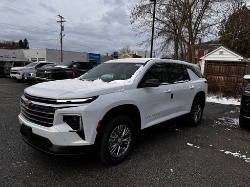 New 2026 Chevrolet Traverse LT w/ Driver Confidence Package image 2