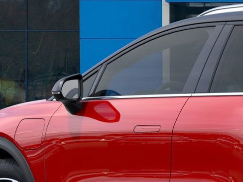 New 2026 Chevrolet Equinox EV LT image 18