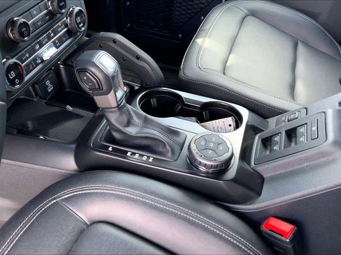 Certified 2025 Ford Bronco Badlands w/ Sasquatch Package image 17