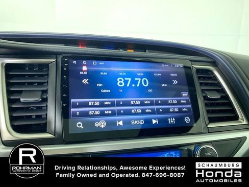 Used 2017 Toyota Highlander XLE image 6