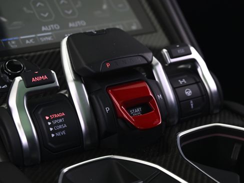 Used 2022 Lamborghini Urus image 35