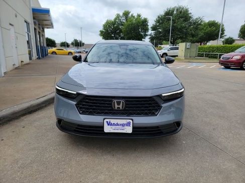 Used 2025 Honda Accord SE image 2