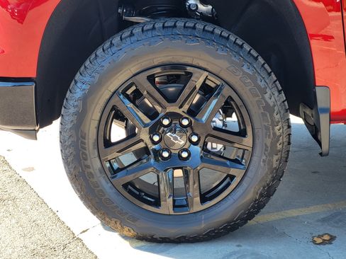 Used 2026 Chevrolet Silverado 1500 LT Trail Boss w/ LT Trail Boss Premium Package AWD/4WD image 8