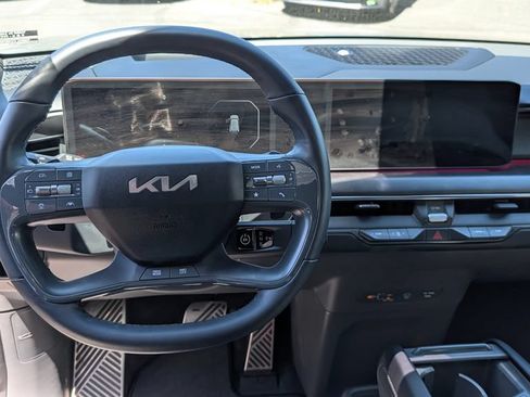 Used 2025 Kia EV9 GT-Line AWD/4WD image 3