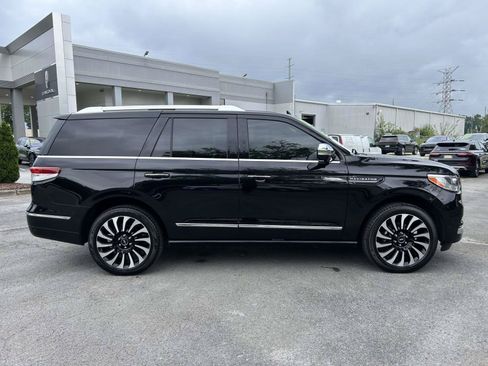 Certified 2022 Lincoln Navigator Black Label AWD/4WD image 2